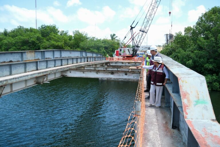 Supervisa Mara Lezama avance de la reconstrucción del Puente Subteniente López