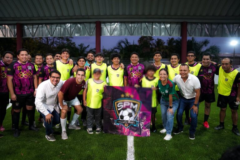 Senador Eugenio Segura acompaña inauguración de nuevo domo y cancha en el Parque Alameda de Chetumal
