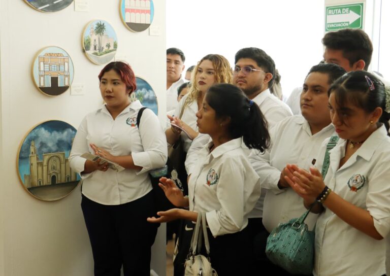 Estudiantes de Dzidzantún exponen su talento artístico en la Biblioteca Yucatanense
