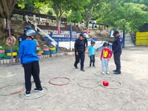 Dirección General de la Policía Montada, nuestro personal continúa brindando terapias dirigidas a niñas, niños y adolescentes con discapacidad